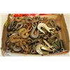 Image 1 : LOT OF 36 MISC CHAIN HOOKS 1/4"-3/8"