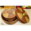 Image 1 : LOT OF 3 ROUND WOOD AND LEATHER BOXES