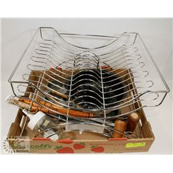 LOT OF ASSORTED KITCHEN ITEMS