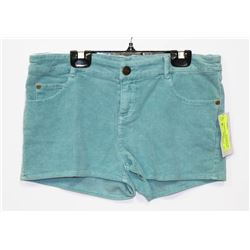 LADIES QUICKSILVER SHORTS SIZE 9/29, LIGHT BLUE,