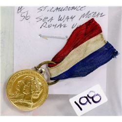 VINTAGE 1959 ST. LAWRENCE SEAWAY ROYAL VISIT MEDAL