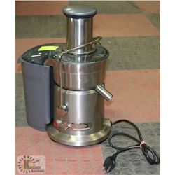 BREVILLE JUICE FOUNTAIN ELITE WITH ACCESORIES.