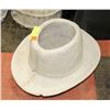 Image 1 : CONCRETE HAT PLANTER CHIPPED