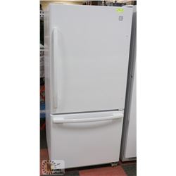 KENMORE WHITE BOTTOM MOUNT FRIDGE