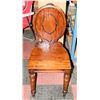 Image 1 : VINTAGE WOOD SIDE CHAIR.