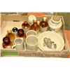 Image 1 : LARGE FLAT OF MINI POTTERY JUGS AND CONTAINERS