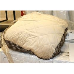 26" X 26" PET BED NON SLIP BOTTOM