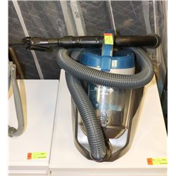 BISSELL VACUUM CLEANER, CYCLONIC