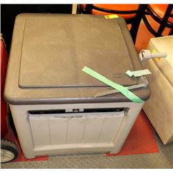 GARDEN HOSE REEL WITH HOSE.