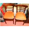 Image 1 : 2 MATCHING CHAIRS