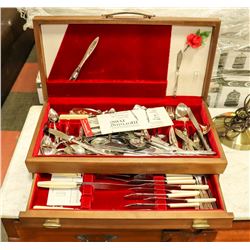 VINTAGE COMMUNITY SILVERWARE SET.