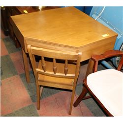 SOLID MAPLE CORNER DESK WITH CHAIR