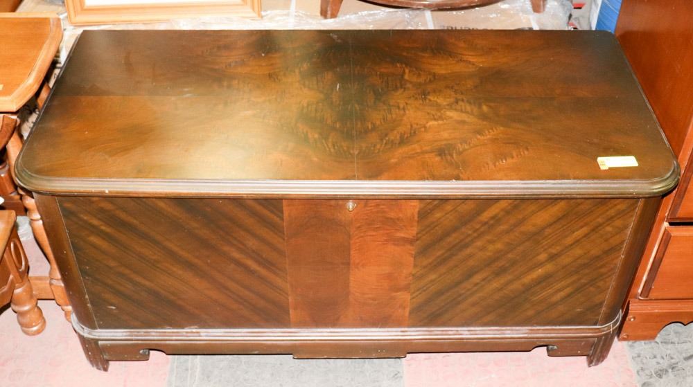 SOLID WOOD CEDAR LINED CHEST, 46"X20"X21".