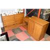 Image 1 : SOLID MAPLE 3 PIECE BEDROOM FURNITURE SET.