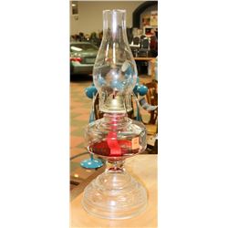 VINTAGE ESTATE GLASS OIL LAMP.
