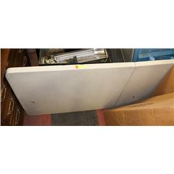 FOLDING TABLE 36" X 72"