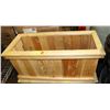 Image 1 : STAINED PINE PLANTER 27 X 12 X 12
