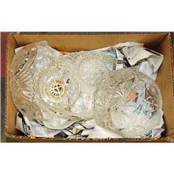 ESTATE BOX OF CRYSTAL AND CUT GLASS.