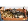 Image 1 : ESTATE BOX OF BRASS AND SILVER PLATED ORNAMENTS.
