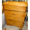 VINTAGE 4 DRAWER CHEST OF DRAWERS.