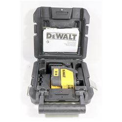 DEWALT LASER LEVEL WITH CASE. DW087