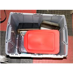 TOTE WITH PYREX CASSEROLE DISHES AND MORE