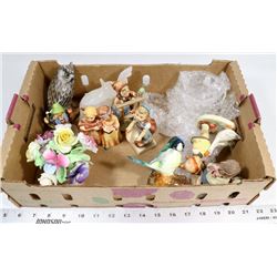FLAT OF ASSORTED COLLECTIBLES INCL