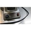 Image 2 : Waring Pro Professional Restaurant Style Double Waffle Maker