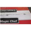 Image 2 : New Magic Chef 1000 Watts Microwave Oven in Box