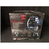 Image 2 : Star Wars The Black Series Darth Vader Premium Electronic Helmet