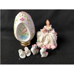 COLLECTIBLE PORCELAIN FIGURES LOT