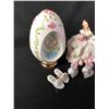 Image 2 : COLLECTIBLE PORCELAIN FIGURES LOT