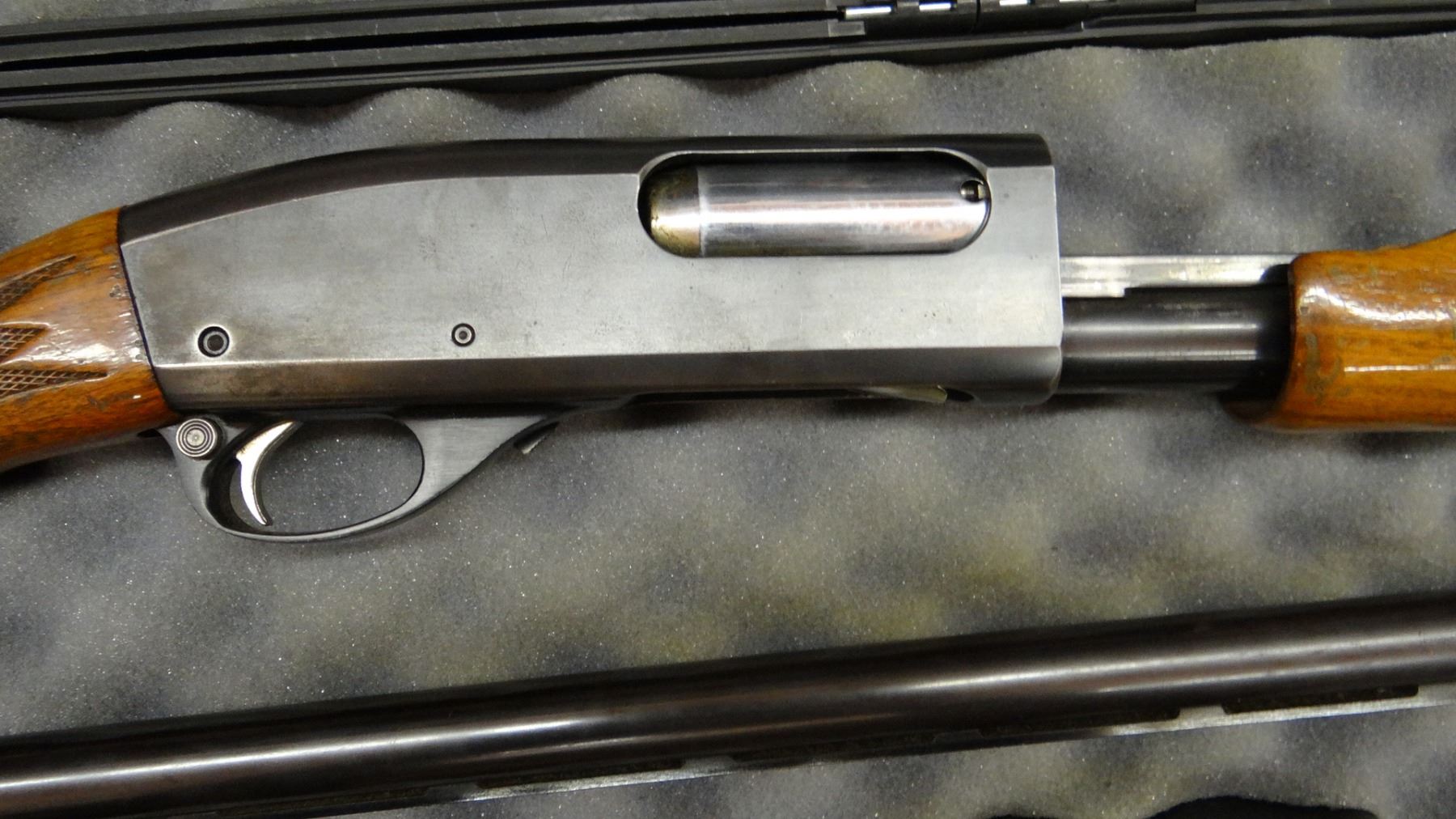 Remington 870 Wingmaster, Full choke, 34" ribbed barrel, 2 3/4", 12 GA