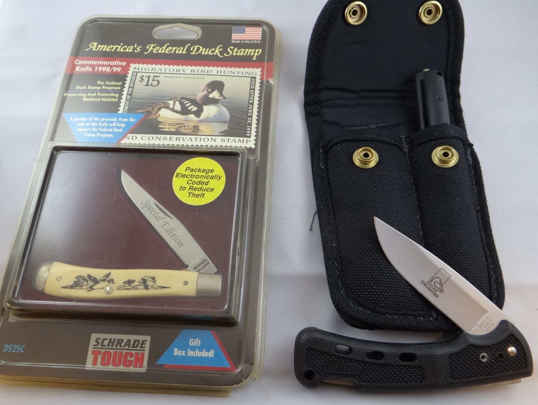 2 pocket knives Buck DU Unlimited jack knife and penlight; Schrade