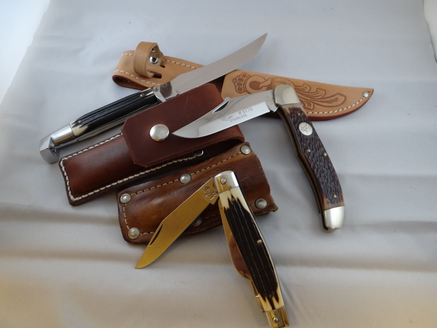 3 knives, Queen steel 2 pocket knives, 1 hunting knife