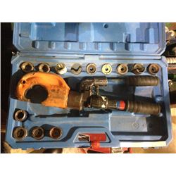 ORANGE HYDRAULIC HEAVY DUTY CRIMPING TOOL IN CASE