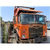 Image 2 : 2009 AUTOCAR MAMOTH FRONT END LOADER GARBAGE TRUCK