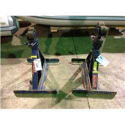 PAIR OF CURRENT TOOLS 680 3'750LBS CAPACITY RATCHET TYPE REEL JACKS