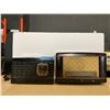 Image 1 : PAIR OF ANTIQUE RADIOS