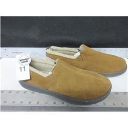 New Mossimo Genuine Suede Slippers / non marking sole size 11