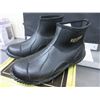 Image 1 : Men's Mallard 5" Waterproof Boots size 8/ right boot needs small stitch see pics