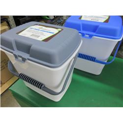 2 New Pet Food Bins with Lids 2 Gallon / keep food fresh and pests out
