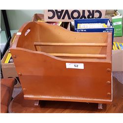 VINTAGE CRADLE MAGAZINE STAND