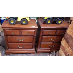 PAIR OF MAHOGANY NIGHT STANDS