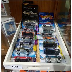 15 COLLECTIBLE HOT WHEEL IN TRAY