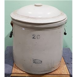 VINTAGE MEDALTA 20 GALLON CROCK WITH LID