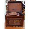 Image 2 : VINTAGE GENERAL ELECTRIC RADIO AND RECORD PLAYER