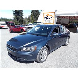 B6 --  2006 VOLVO S40 , Blue , 214255  KM's