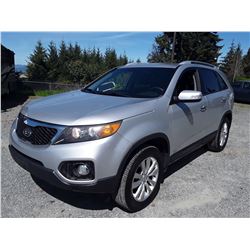 H2 --  2011  KIA SORENTO , Grey , 170836  KM's