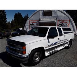 H1 --  1995 CHEVROLET 2500 , White , 223522  KM's